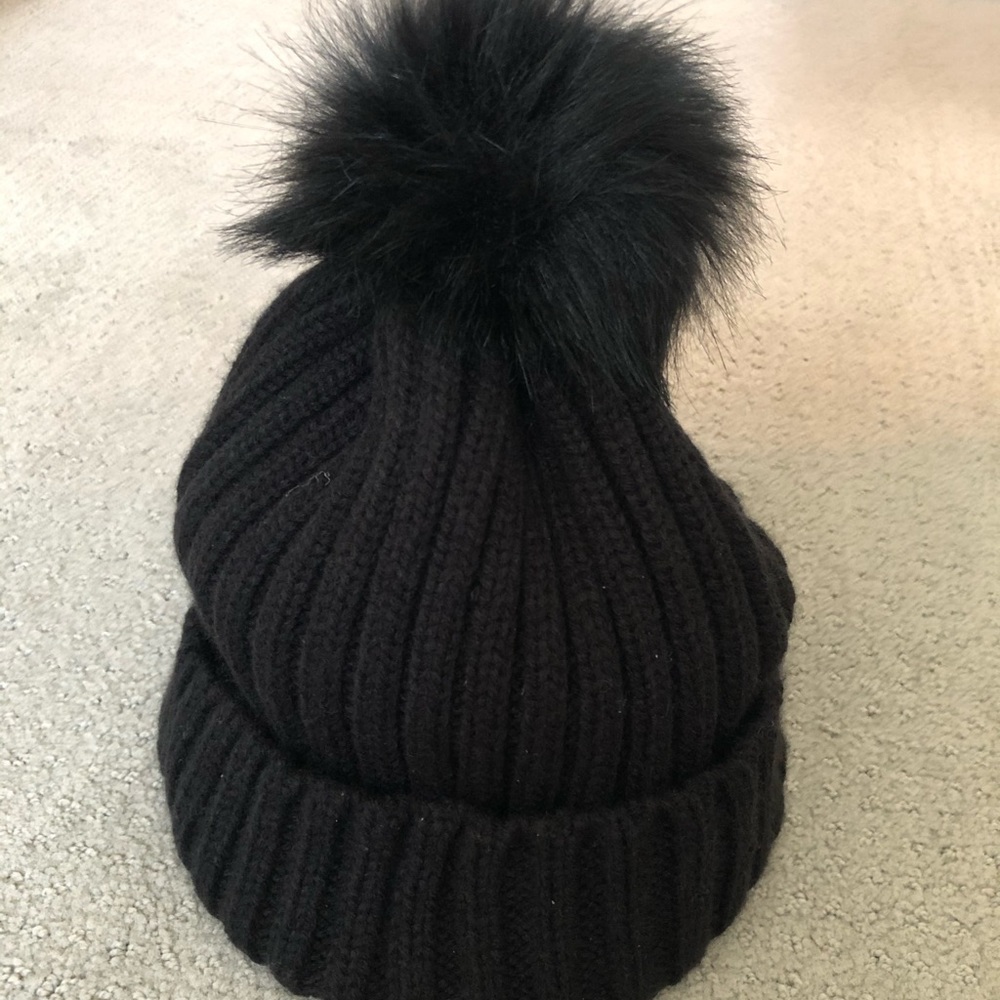 NWOT Calvin Klein fur Pom Pom winter hat